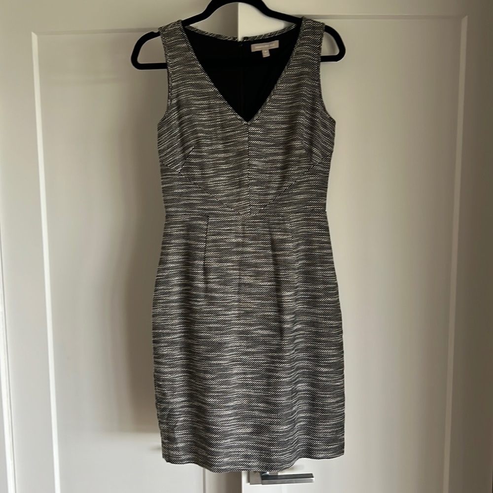 Banana Republic dress black and white fits like small